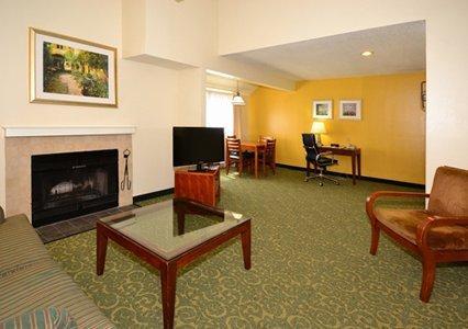 Отель MainStay Suites Pensacola