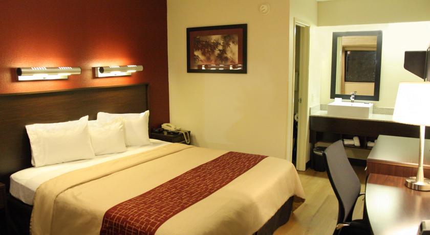 Отель Red Roof Inn Peoria