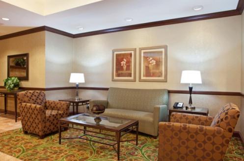 Отель Holiday Inn Express Peru-Lasalle Area