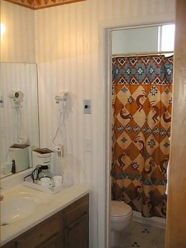 Отель Executive Inn and Suites
