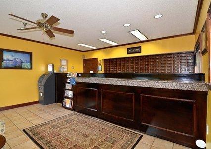 Отель Suburban Extended Stay SE