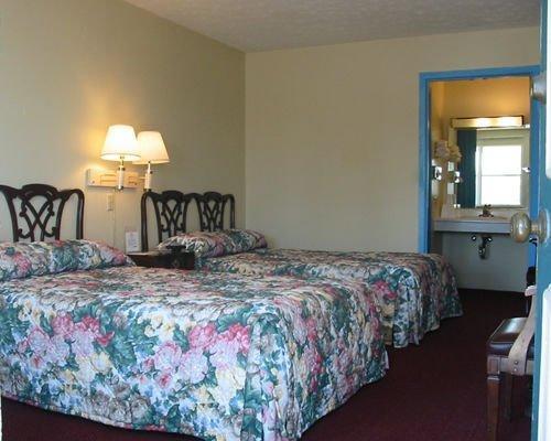 Отель Red Carpet Inn Piqua