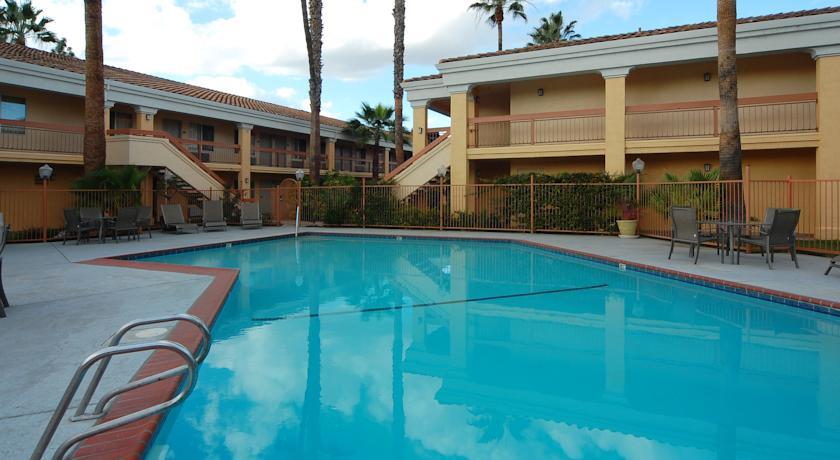 Отель Best Western Palm Court Inn