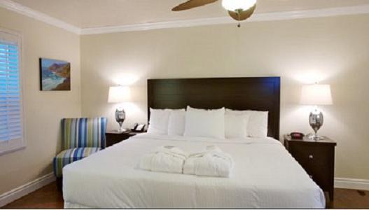 Отель Beach Bungalow Inn and Suites