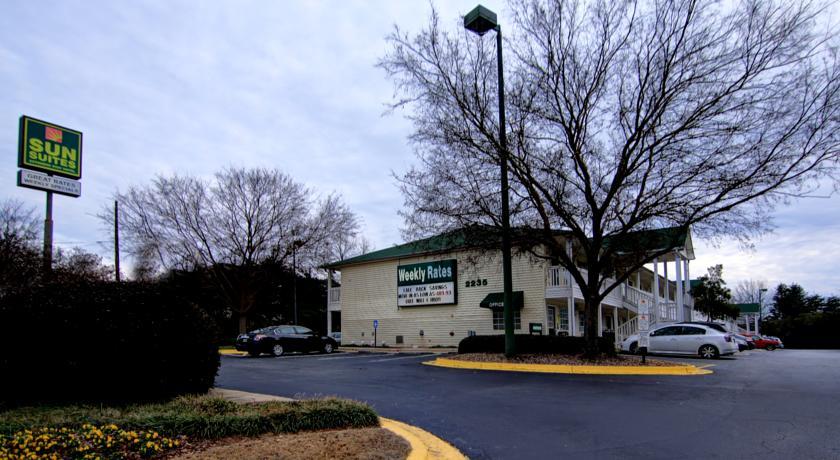 Отель Sun Suites of Stockbridge