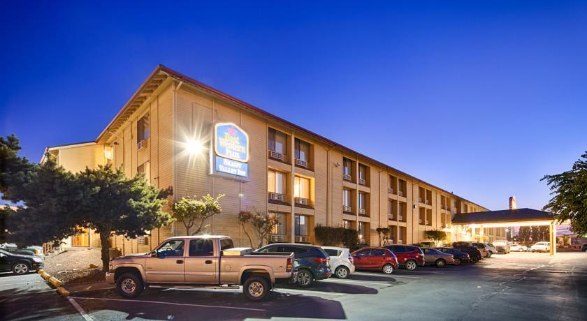 Отель Best Western Plus CottonTree Inn