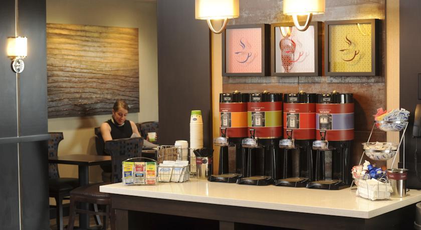 Отель Hampton Inn Neptune