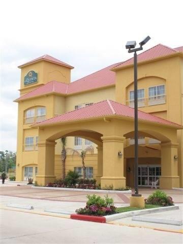 Отель La Quinta Inn & Suites New Caney