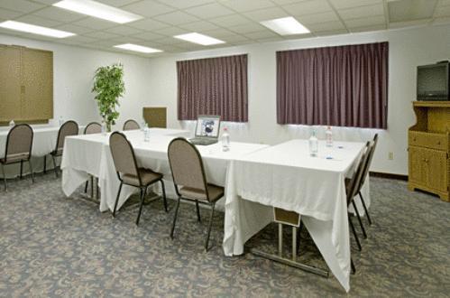 Отель Americas Best Value Inn New London