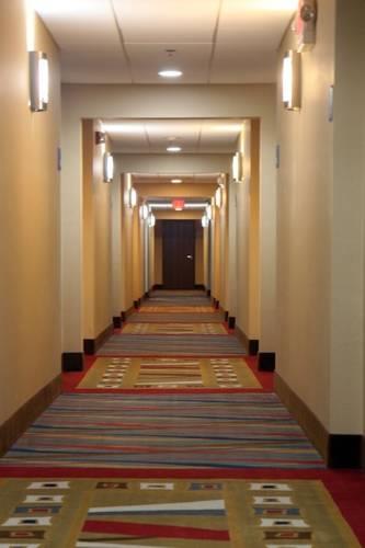 Отель Holiday Inn Express Newington