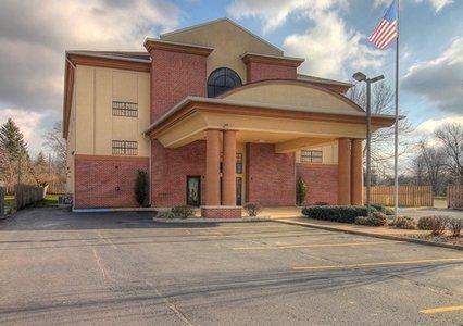Отель Comfort Inn & Suites Niles