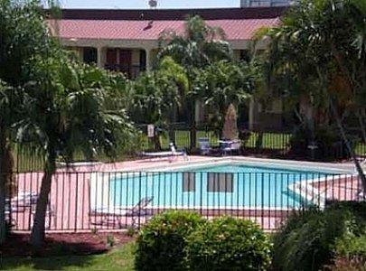 Отель Red Roof Inn Waterfront