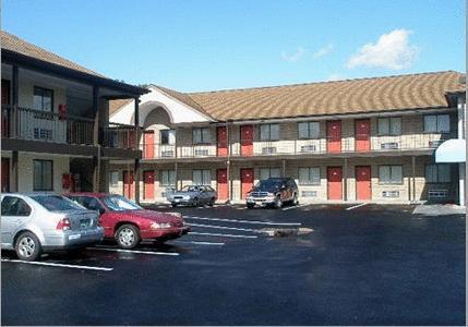 Отель Econo Lodge Norwalk