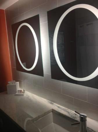 Отель Hotel Zero Degrees Norwalk