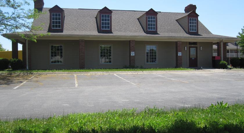Отель Budget Inn Toledo/Maumee