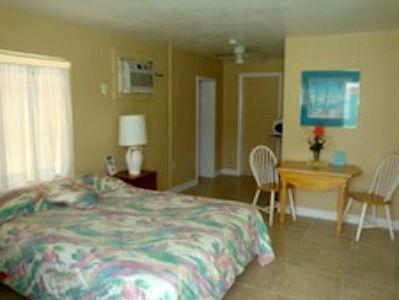 Отель Sea Scape Oceanfront Motel & Apartments
