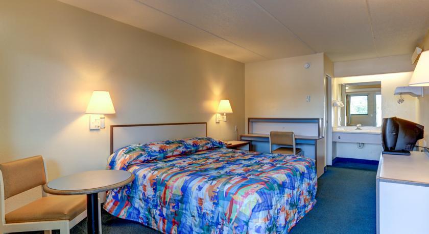 Отель Motel 6 Memphis Downtown