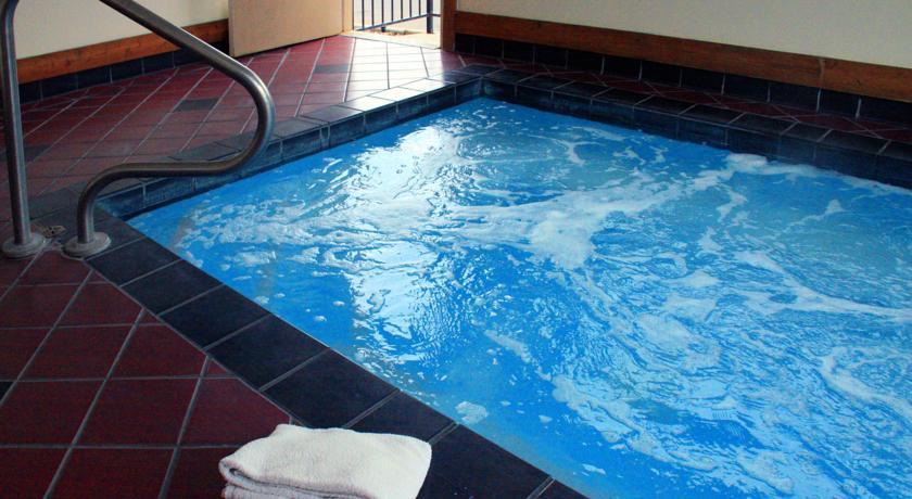 Отель Mr. Sandman Inn & Suites
