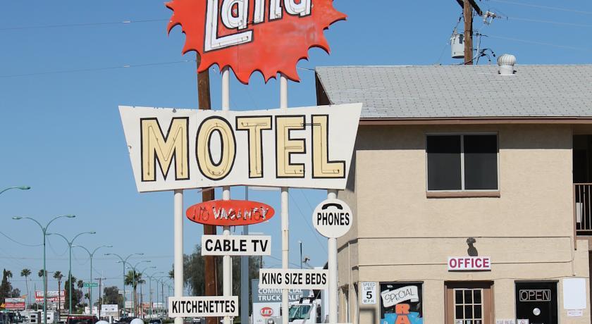 Отель The Sunland Motel