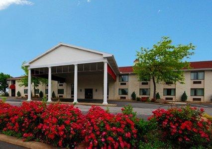 Отель Quality Inn Cedar Point South