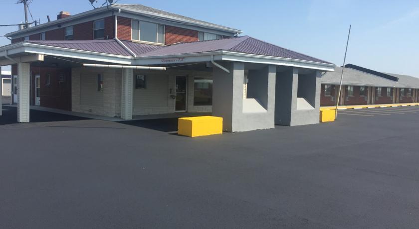 Отель Crown Inn Millbury