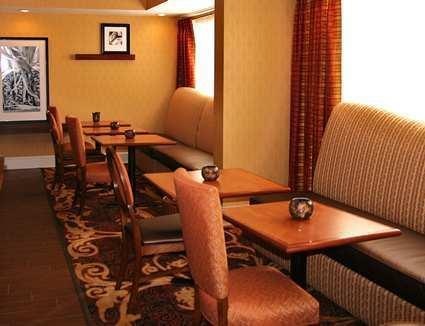 Отель Hampton Inn Youngstown West