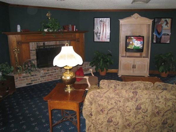 Отель Americas Best Value Inn Huntsville