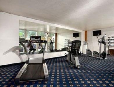 Отель Ramada Hotel and Conference Center Hutchinson
