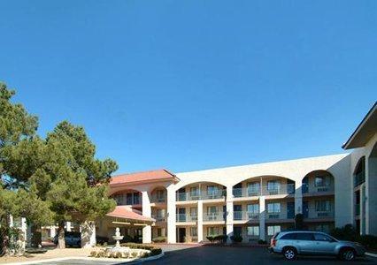 Отель Comfort Inn Airport East