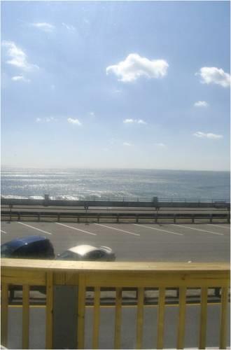 Отель Breakers by the Sea