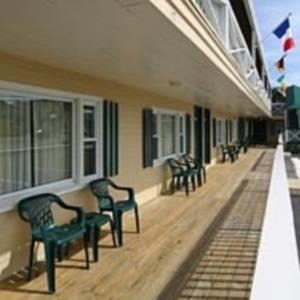 Отель Tides Motel