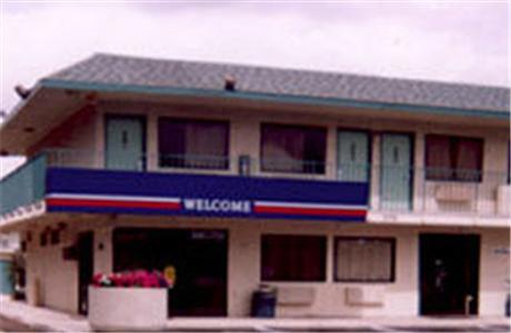 Отель Motel 6 Hays