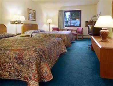Отель Americas Best Value Inn Hayward Lakes