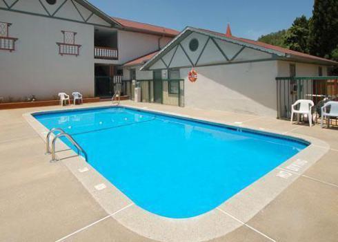 Отель Alpine Valley Inn - Helen