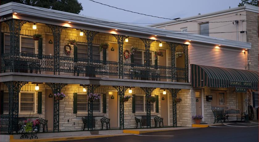 Отель Simmons Motel and Suites