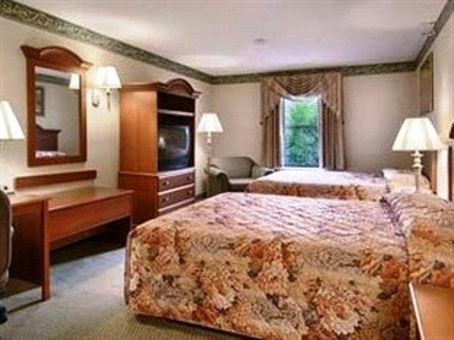Отель American Inn & Suites - High Point