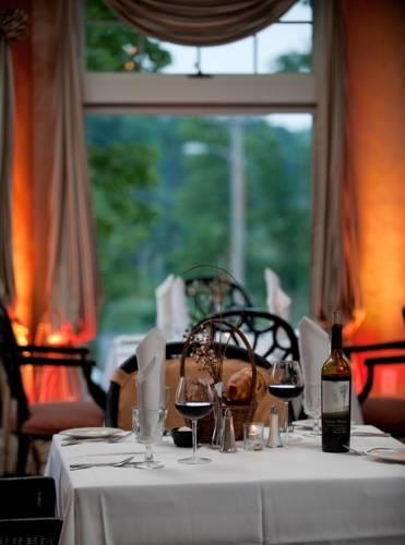 Отель D. Hotel & Suites