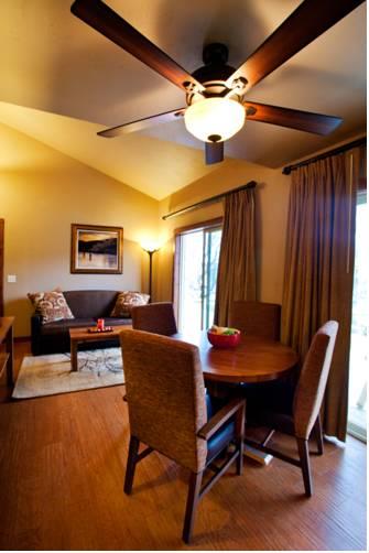 Отель Yellowstone Valley Lodge