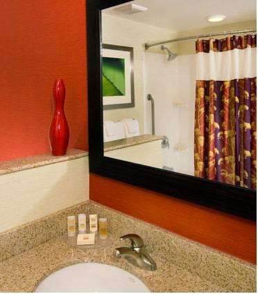 Отель Courtyard by Marriott Evansville East