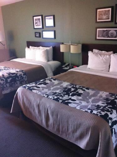 Отель Sleep Inn & Suites Evergreen