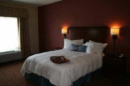 Отель Hampton Inn Fairmont