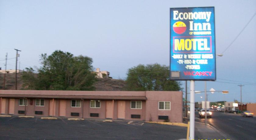 Отель Economy Inn Farmington