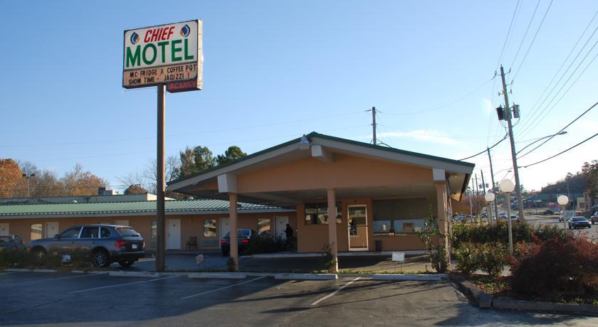 Отель Chief Motel Fayetteville