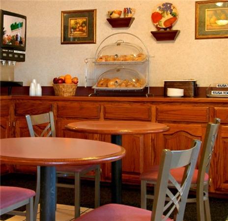 Отель Econo Lodge Fayetteville