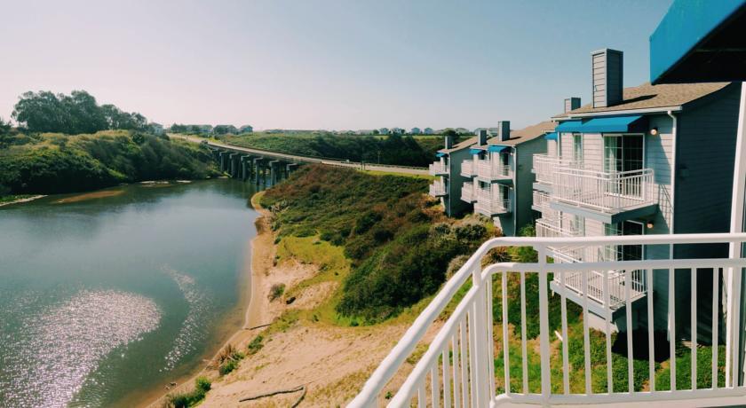 Отель Beach House Inn