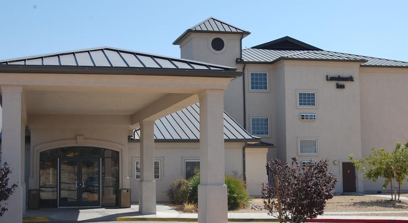 Отель Landmark Inn Fort Irwin