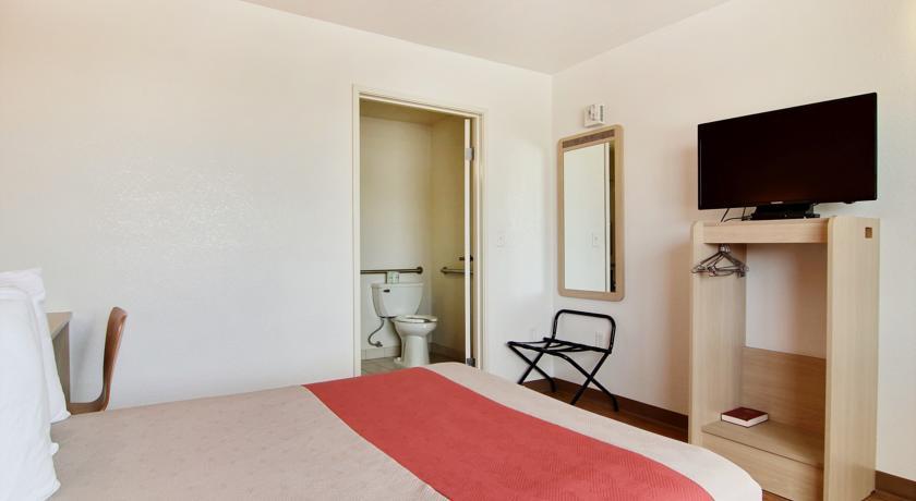 Отель Motel 6 Fort Stockton