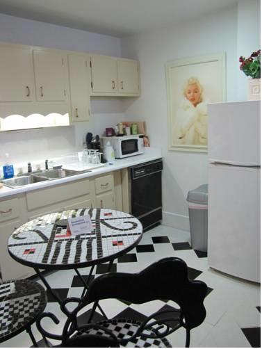Мини-отель LaSalle Bed & Breakfast with House Spa