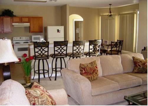 Отель HomeToo Vacation Rentals - Davenport