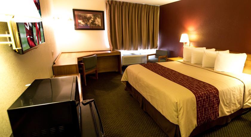 Отель Red Roof Inn & Suites Middletown - Franklin